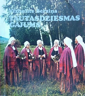Tautasdziesmas gājums.