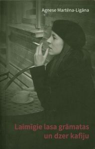 Laimīgie lasa grāmatas un dzer kafiju