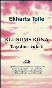 Klusums runā