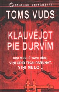 Klauvējot pie durvīm