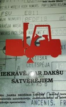 Iekrāvēji ar dakšu satvērējiem