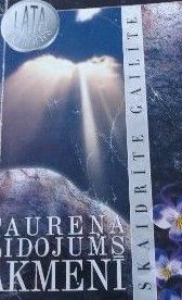 Taureņa lidojums akmenī