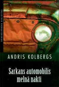 Sarkans automobilis melnā naktī