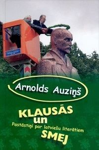 Klausās un smej