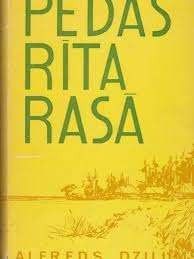 Pēdas rīta rasā