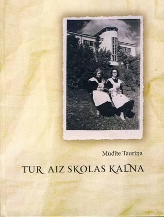 Tur aiz skolas kalna