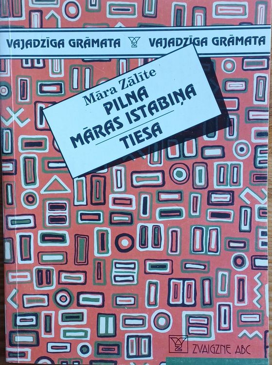 Pilna Māras istabiņa. Tiesa.