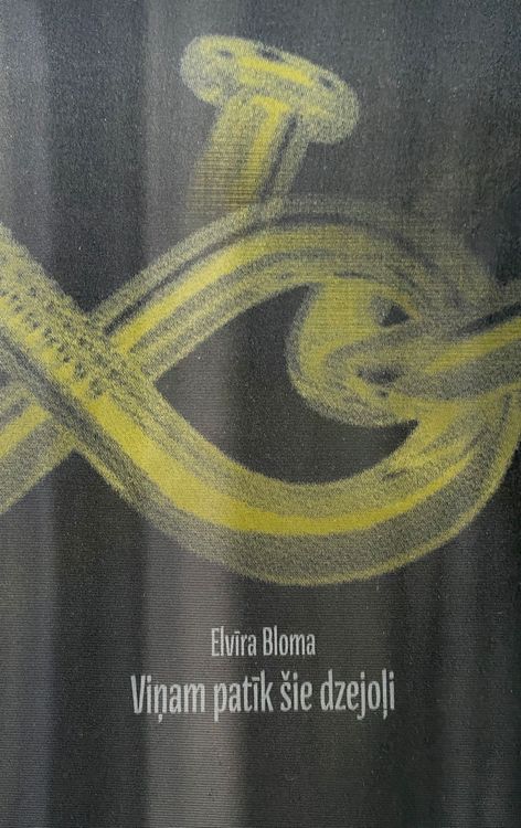 Viņam patīk šie dzejoļi