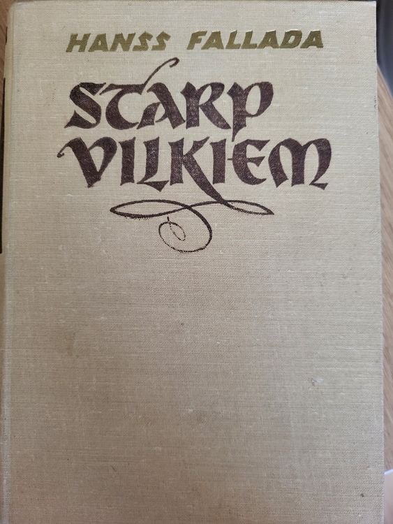 Starp vilkiem