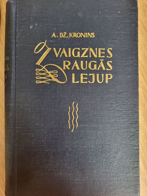 Zvaigznes raugās lejup
