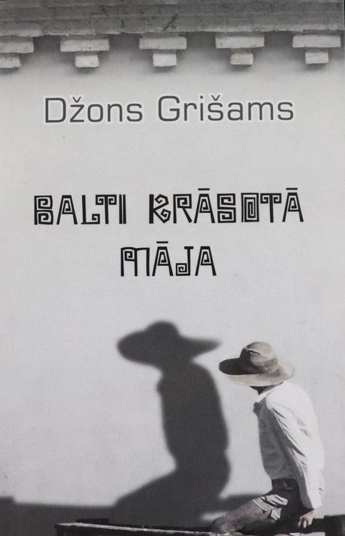 Balti krāsotā māja