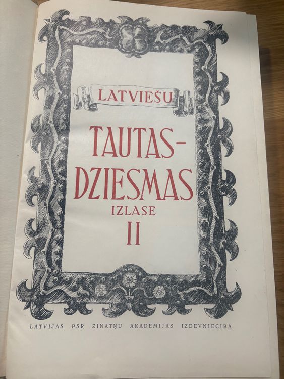 Latviešu tautasdziesmas