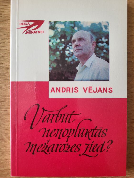 Varbūt nenoplūktās mežarozes zied?