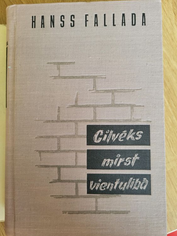 Cilvēks mirst vientulībā