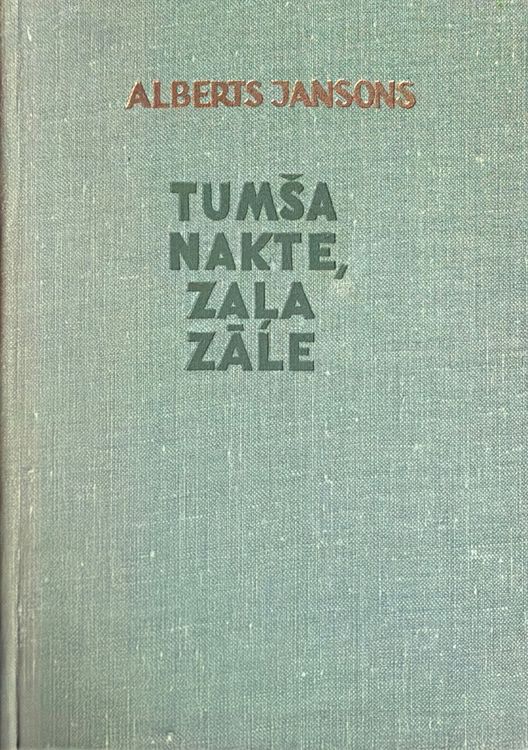 Tumša nakte, zaļa zāle