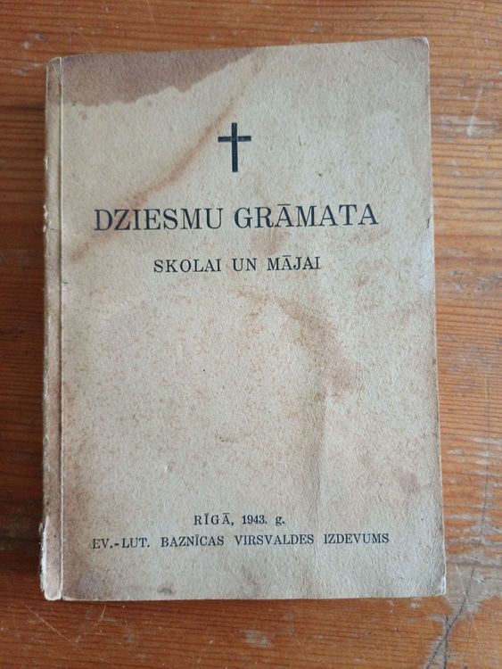 Dziesmu grāmata skolai un mājai
