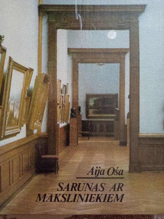 Sarunas ar māksliniekiem.