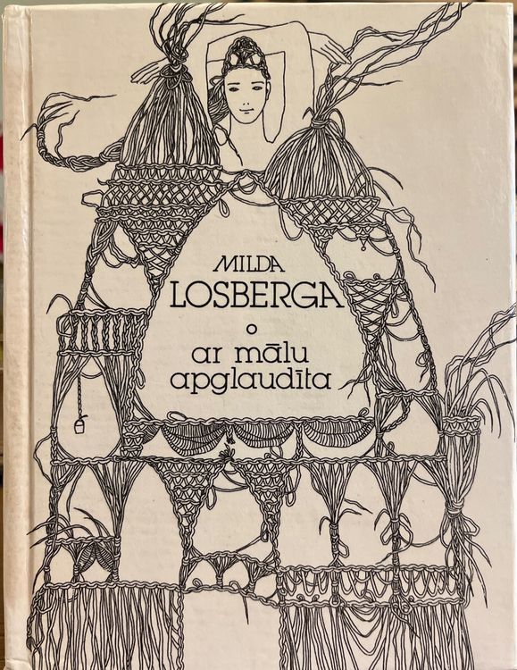 Ar mālu apglaudīta