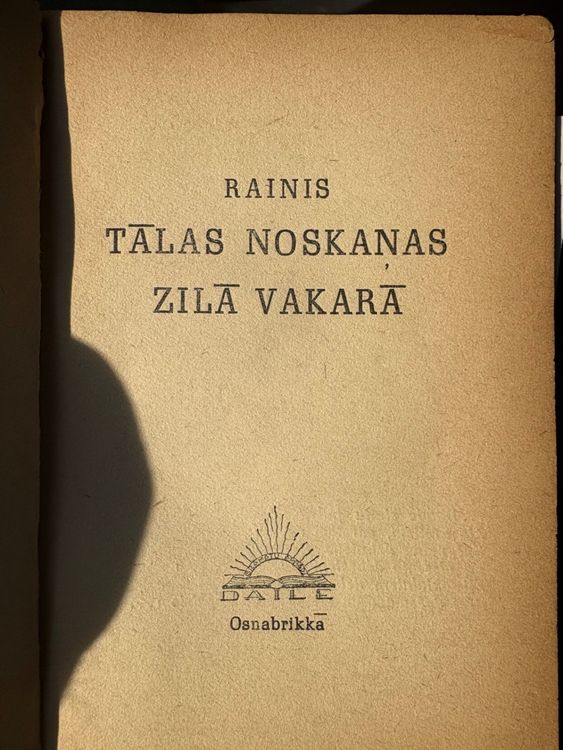 Tālas noskaņas zilā vakarā