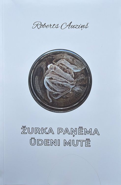 Žurka paņēma ūdeni mutē