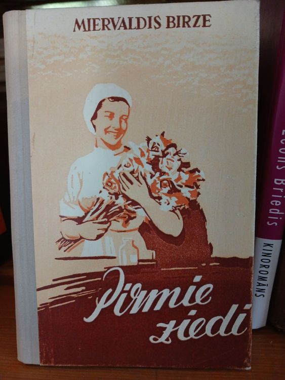 Pirmie ziedi
