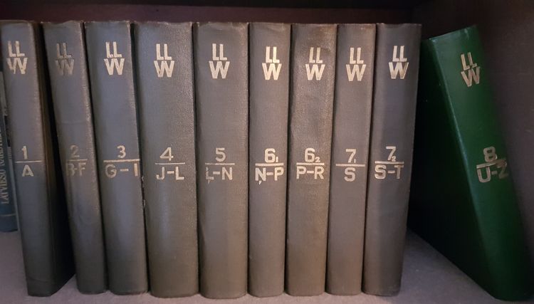 Latviešu literārās valodas vārdnīca