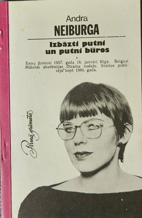 Izbāzti putni un putni būros