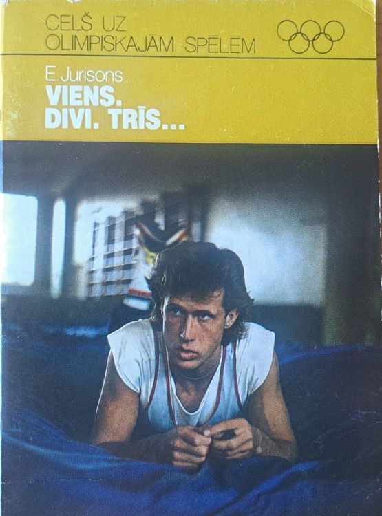 Viens. Divi. Trīs