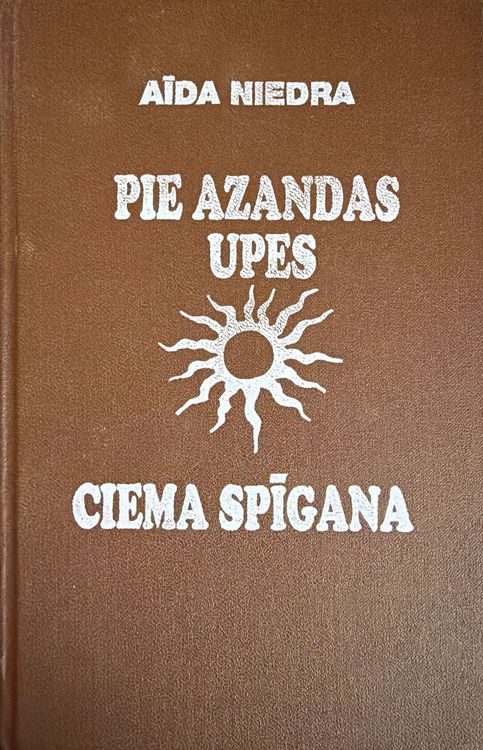 Pie Azandas upes. Ciema spīgana
