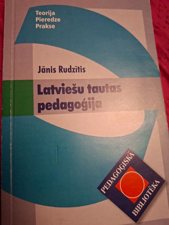 Latviešu tautas pedagoģija 