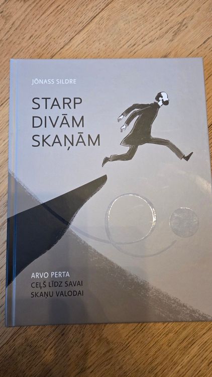 Starp divām skaņām