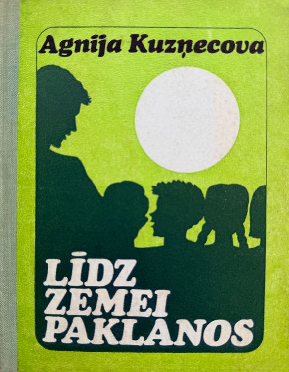 Līdz zemei paklanos