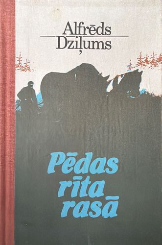 Pēdas rīta rasā