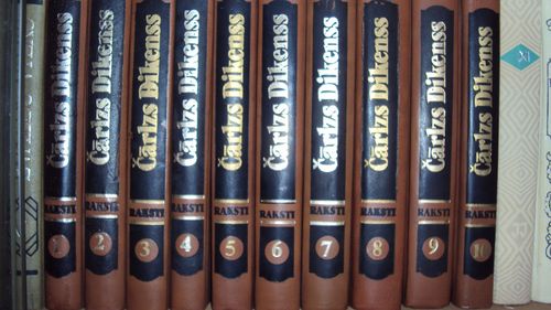 Raksti divpadsmit sējumos