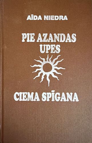 Pie Azandas upes. Ciema spīgana